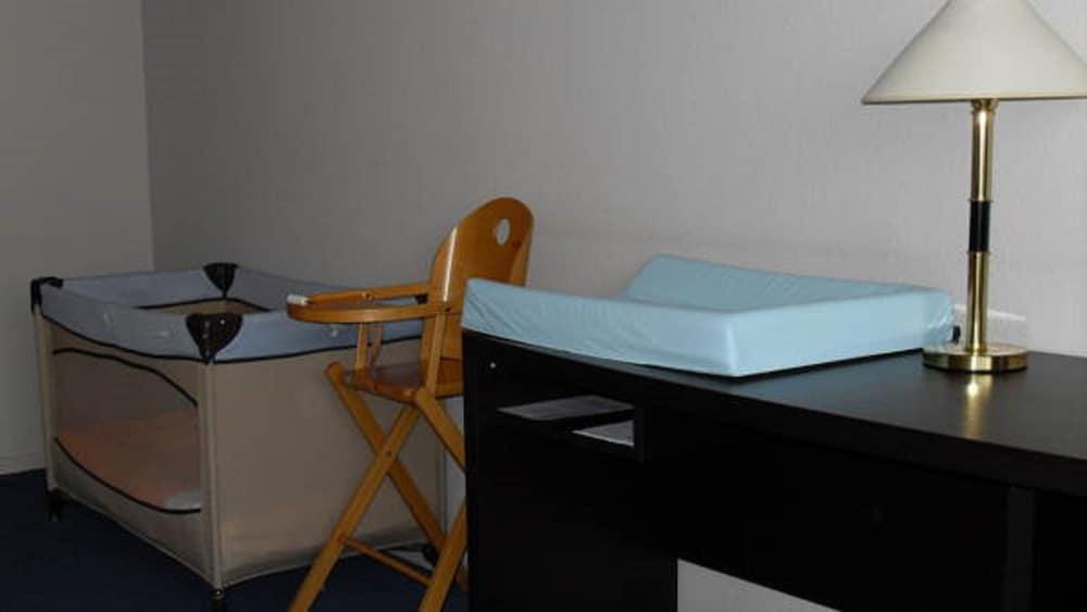 Hotel & Restaurant Des Remparts Rochefort  Ngoại thất bức ảnh