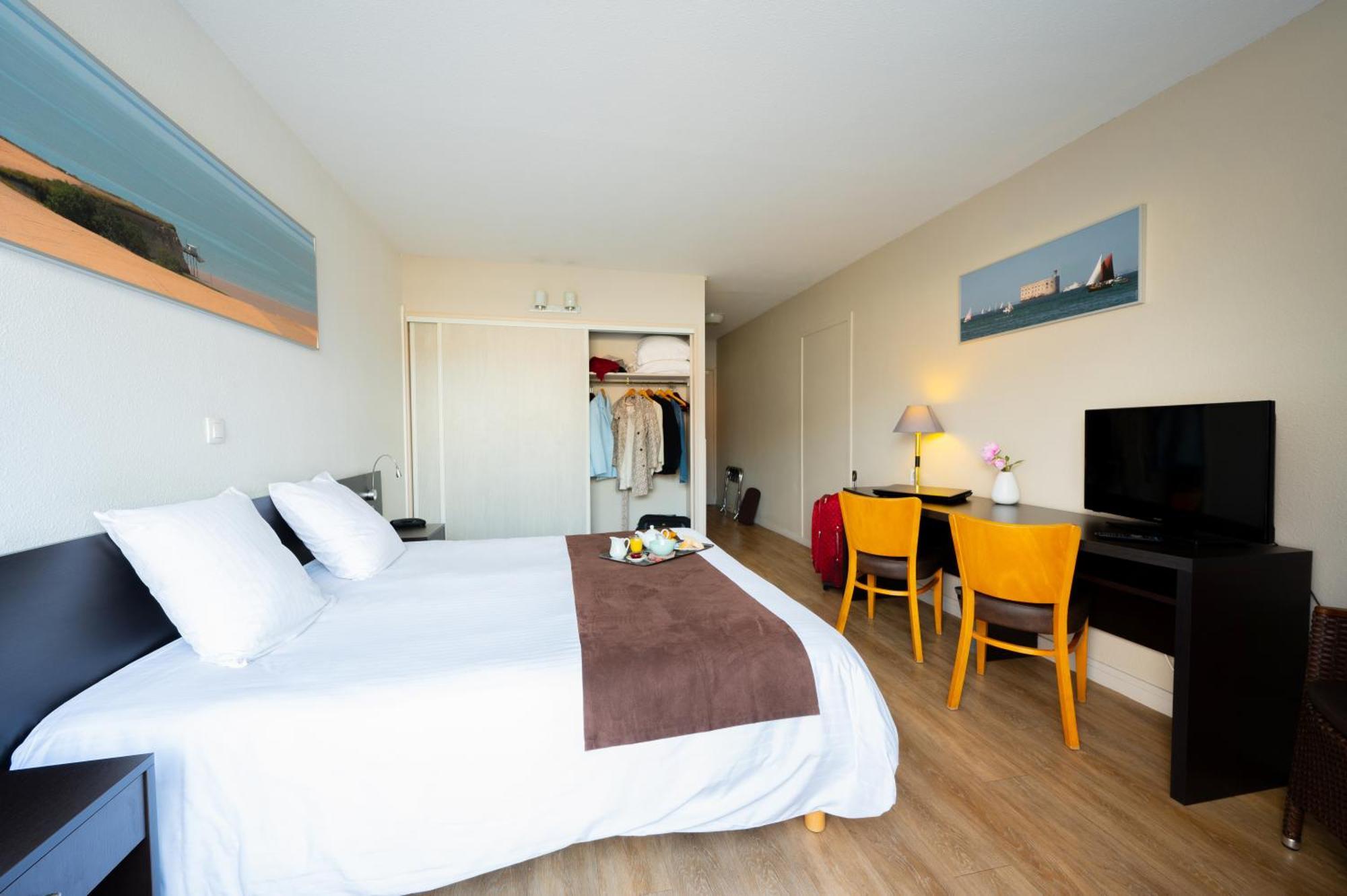 Hotel & Restaurant Des Remparts Rochefort  Ngoại thất bức ảnh