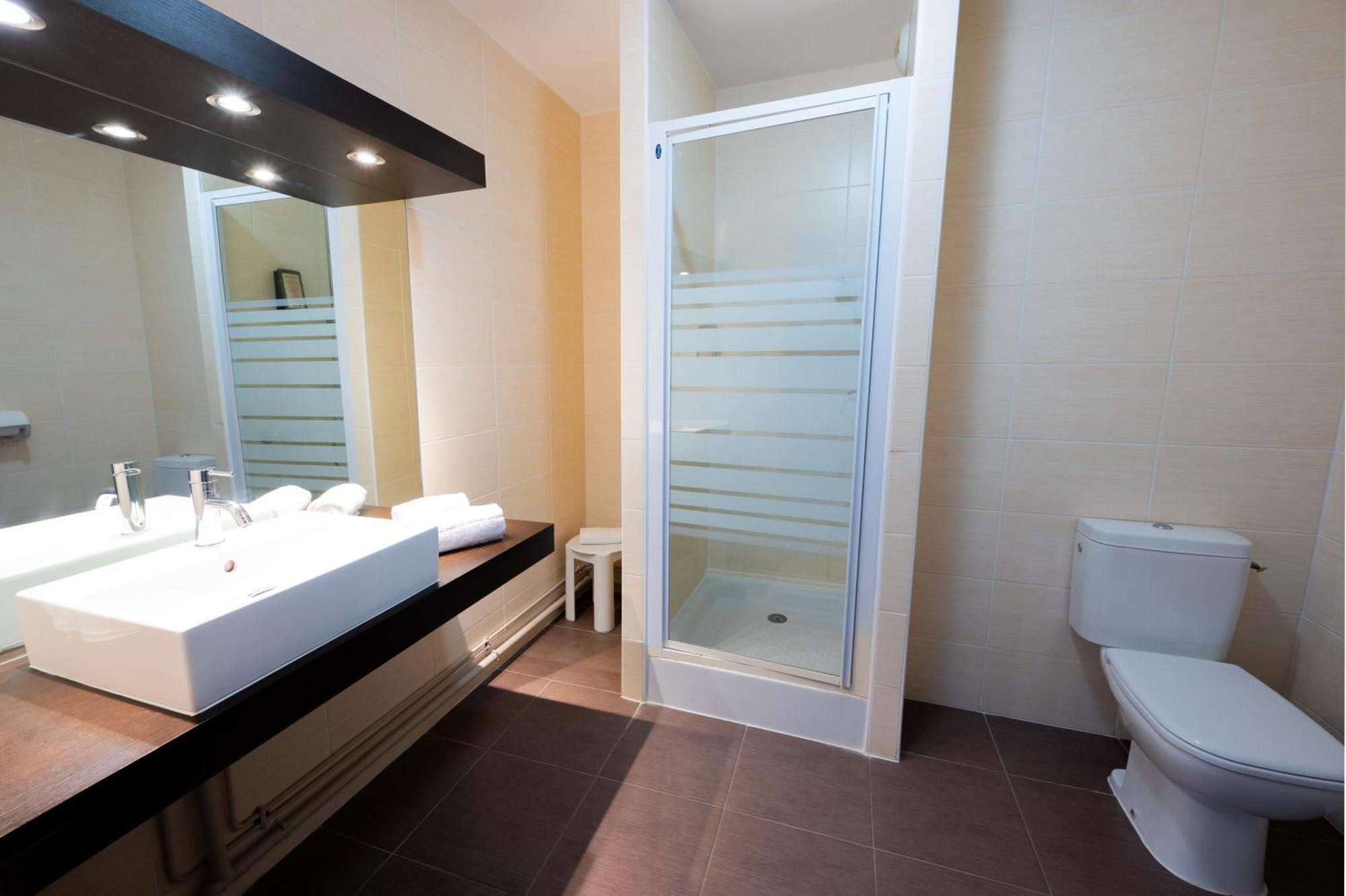 Hotel & Restaurant Des Remparts Rochefort  Ngoại thất bức ảnh