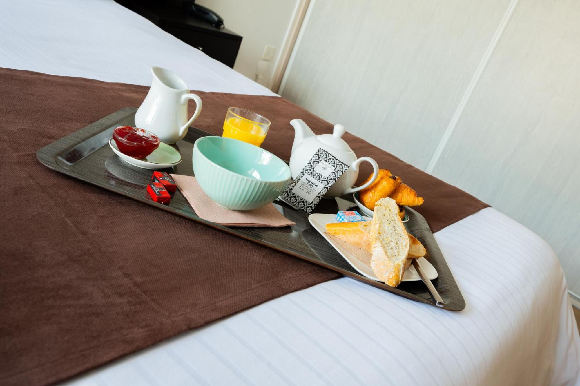 Hotel & Restaurant Des Remparts Rochefort  Ngoại thất bức ảnh