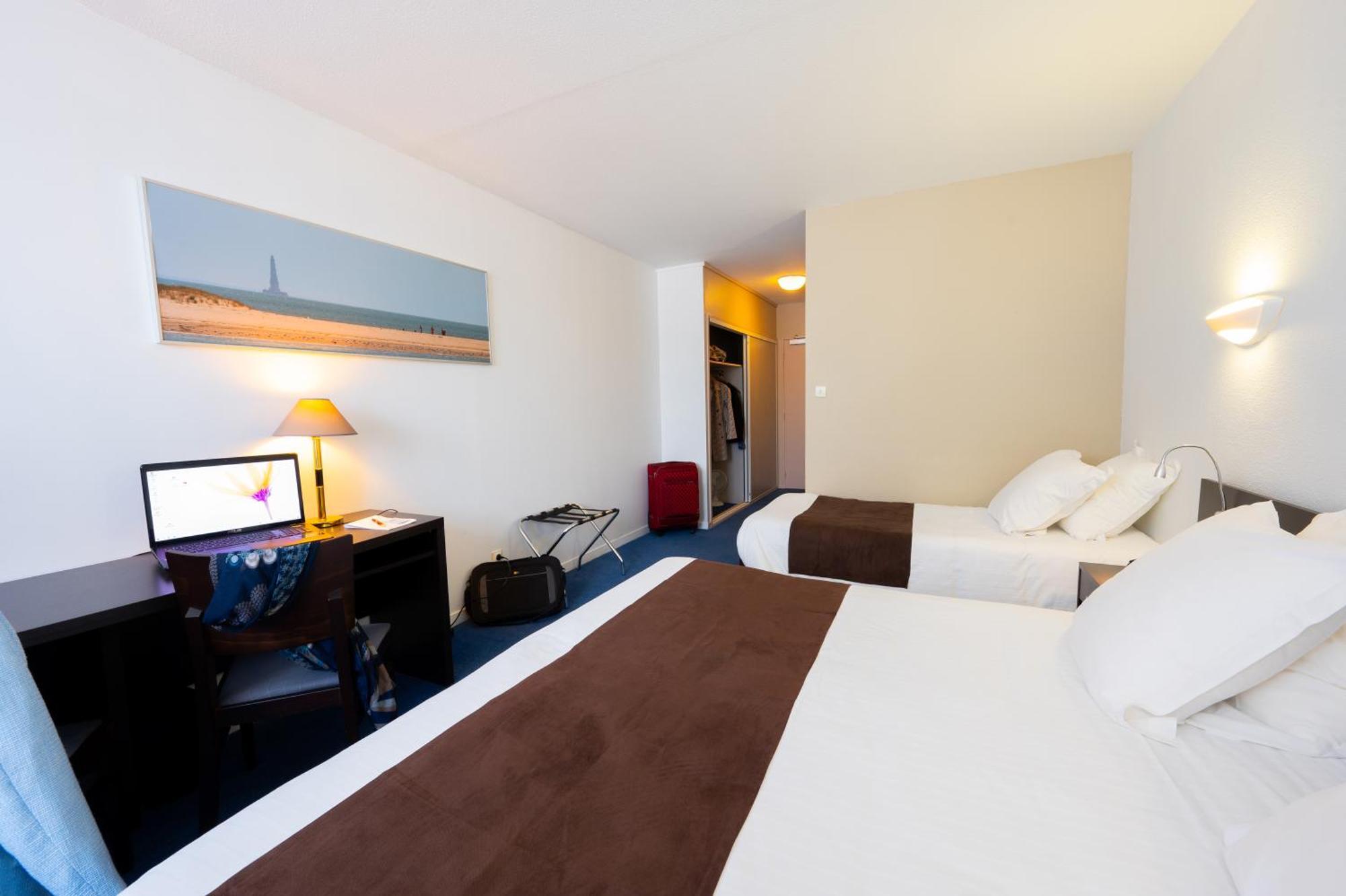 Hotel & Restaurant Des Remparts Rochefort  Ngoại thất bức ảnh